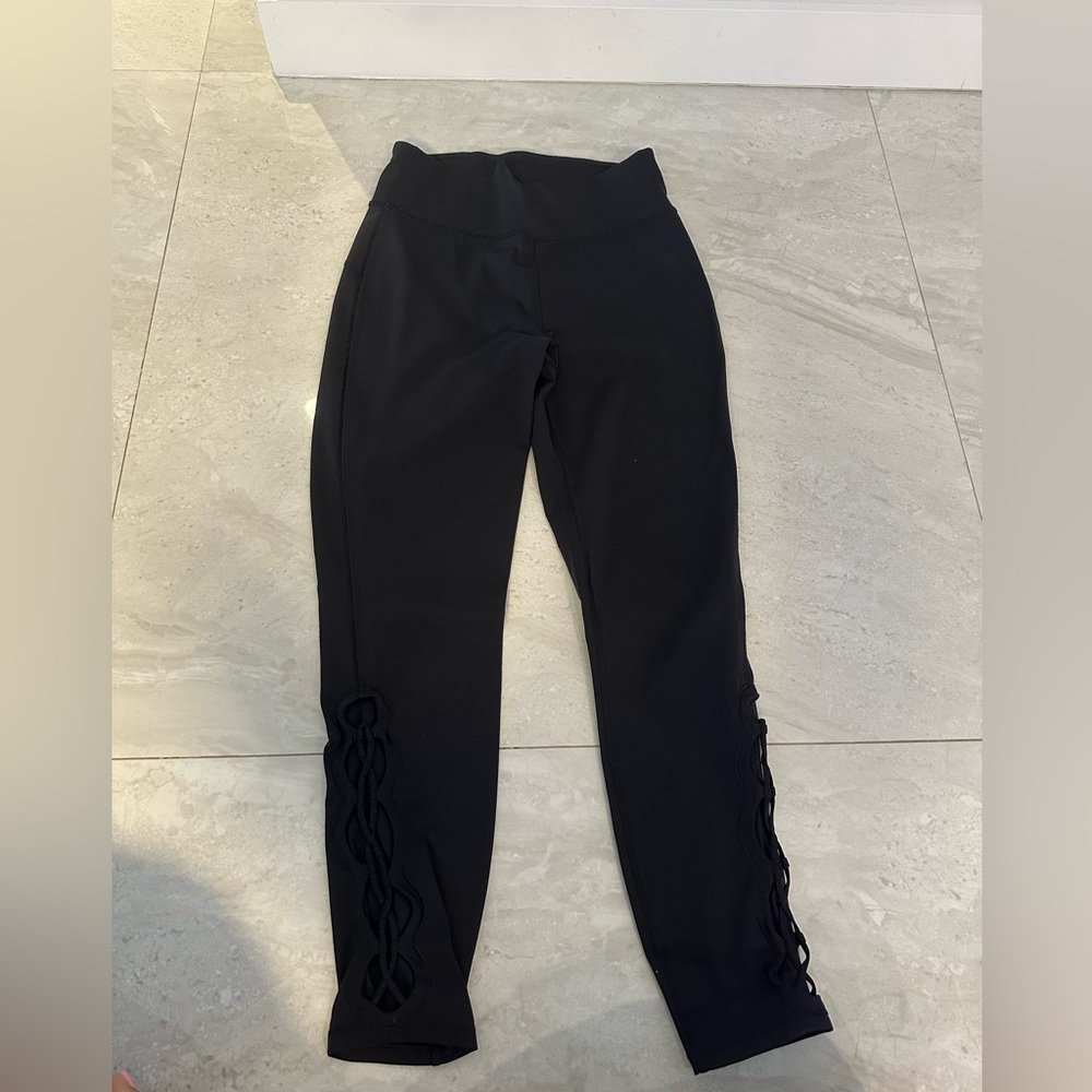 Lululemon size 8 leggings